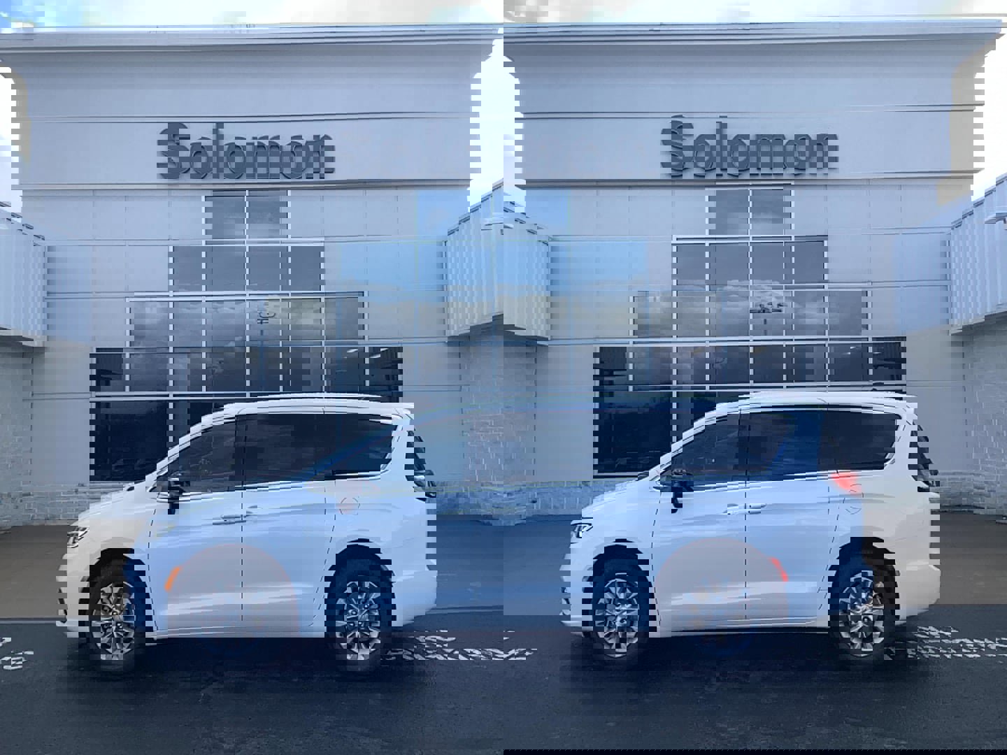 New 2026 Chrysler Pacifica Select