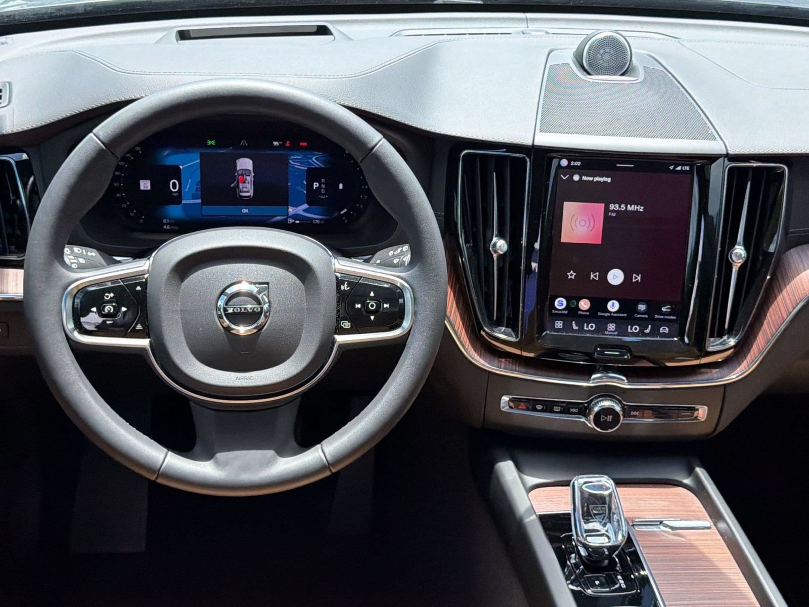 Certified 2024 Volvo XC60 B5 Ultimate w/ Protection Package Premier AWD/4WD image 29