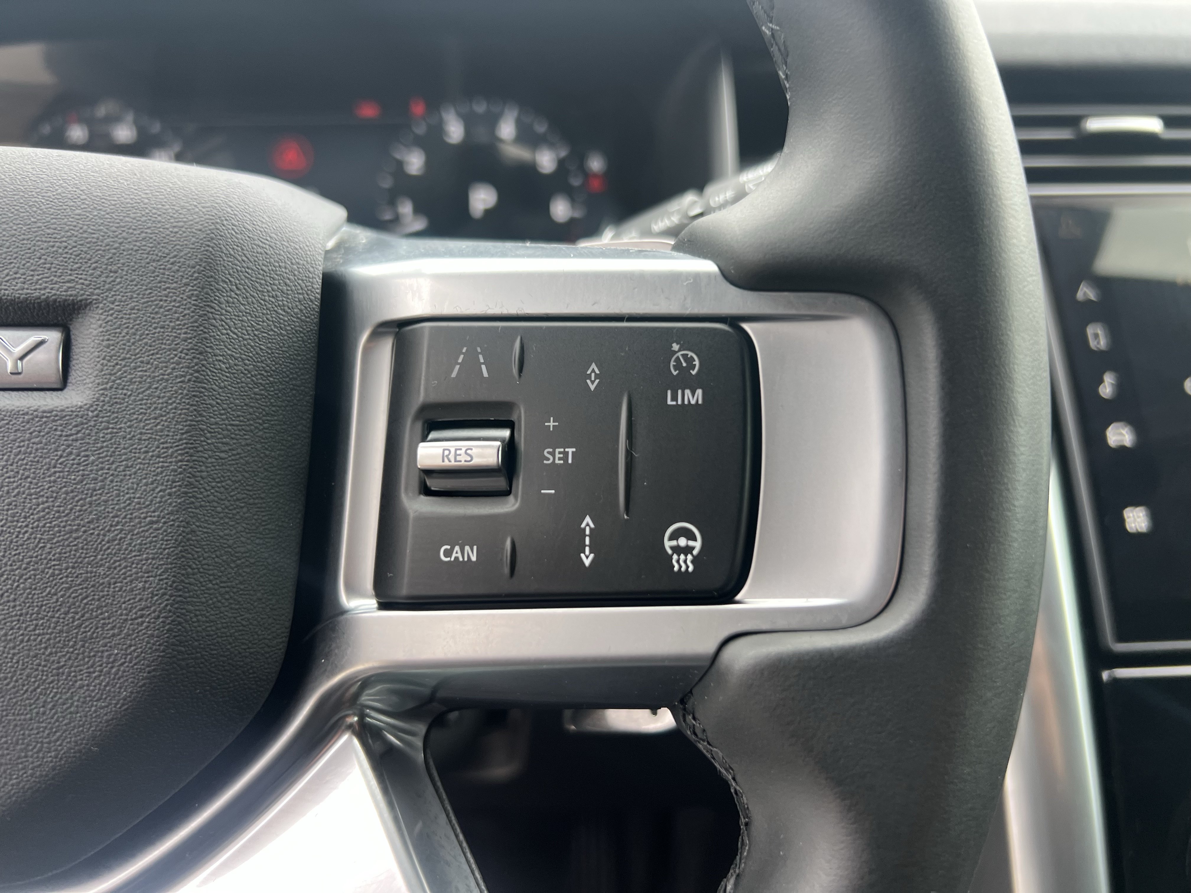 Certified 2025 Land Rover Discovery S AWD/4WD image 22