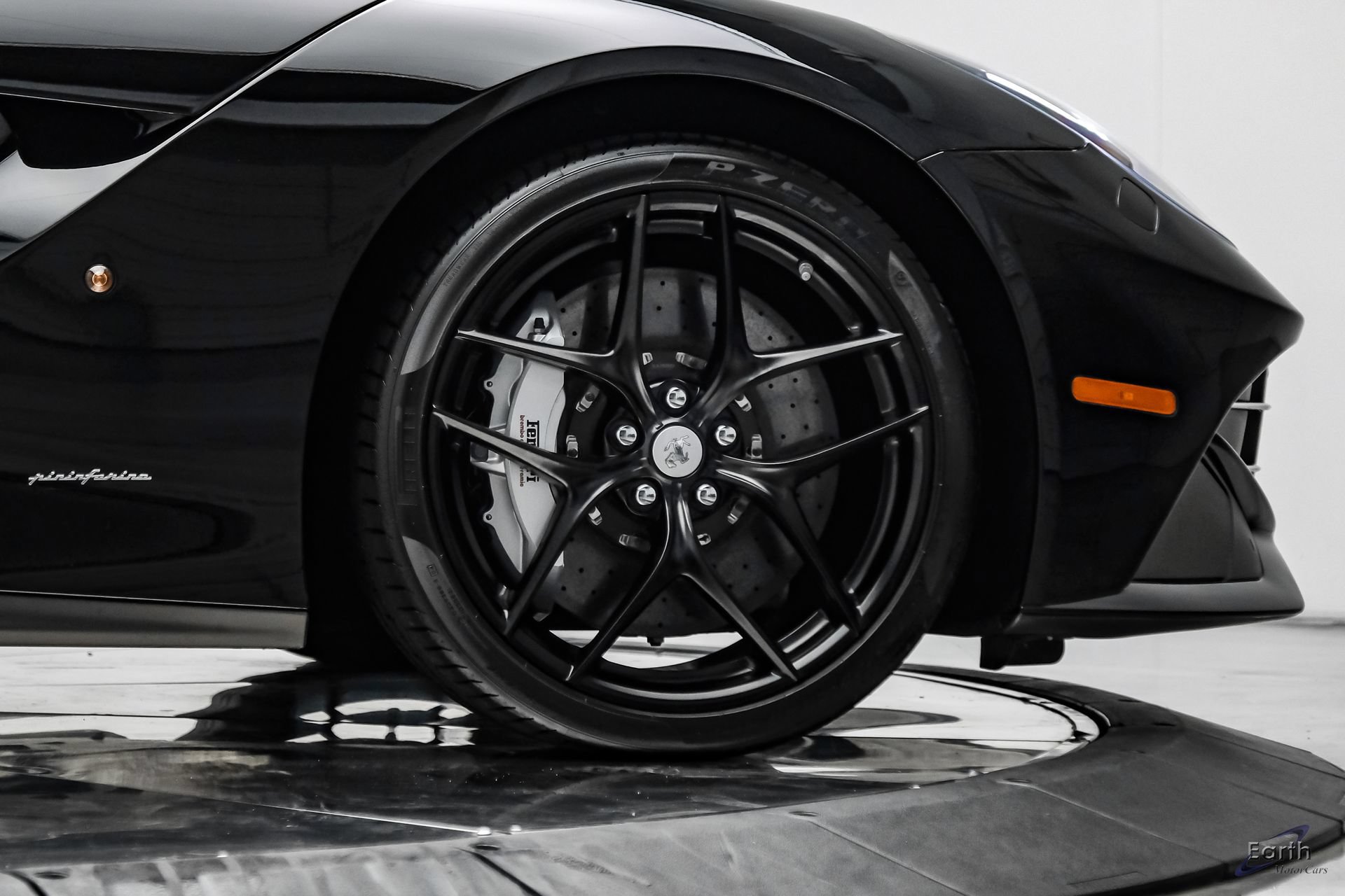 Used 2017 Ferrari F12 Berlinetta RWD image 98