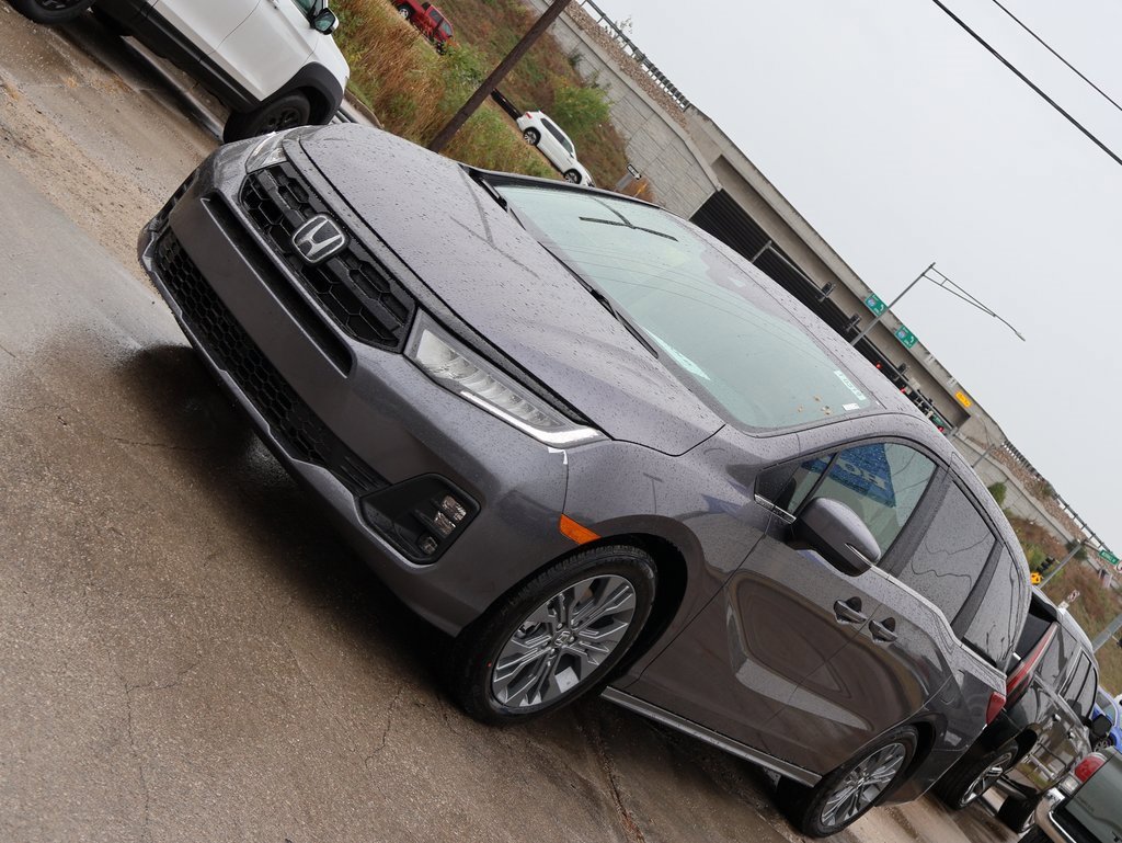 New 2026 Honda Odyssey Touring image 3