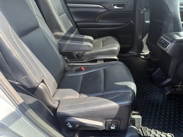 Used 2018 Toyota Highlander Limited AWD/4WD image 20