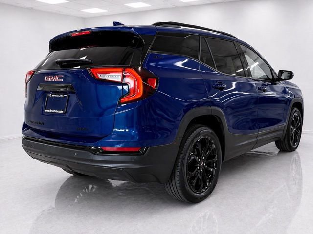 Used 2022 GMC Terrain SLT w/ Infotainment Package II AWD/4WD image 7