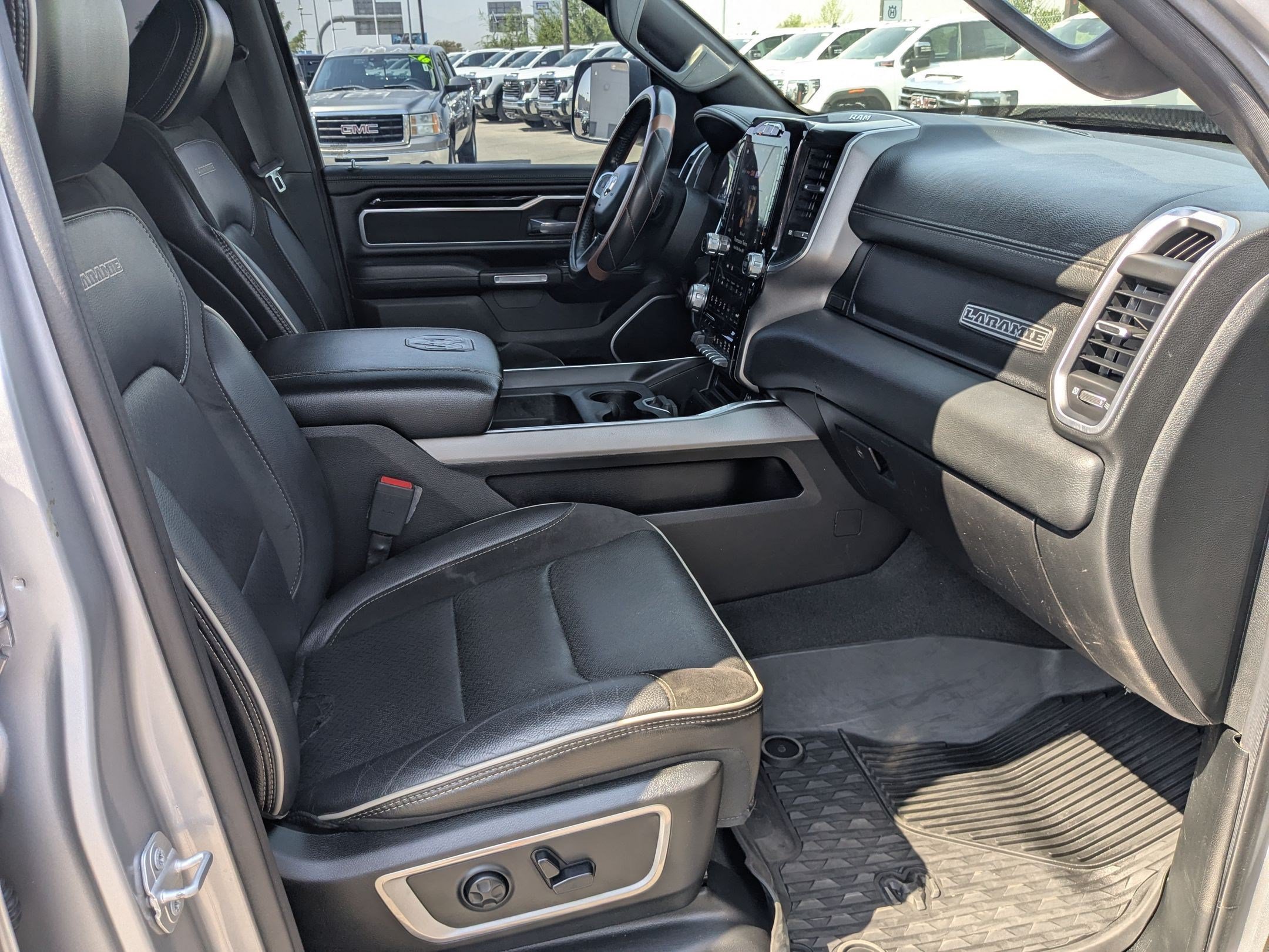 Used 2020 RAM 1500 Laramie AWD/4WD image 30