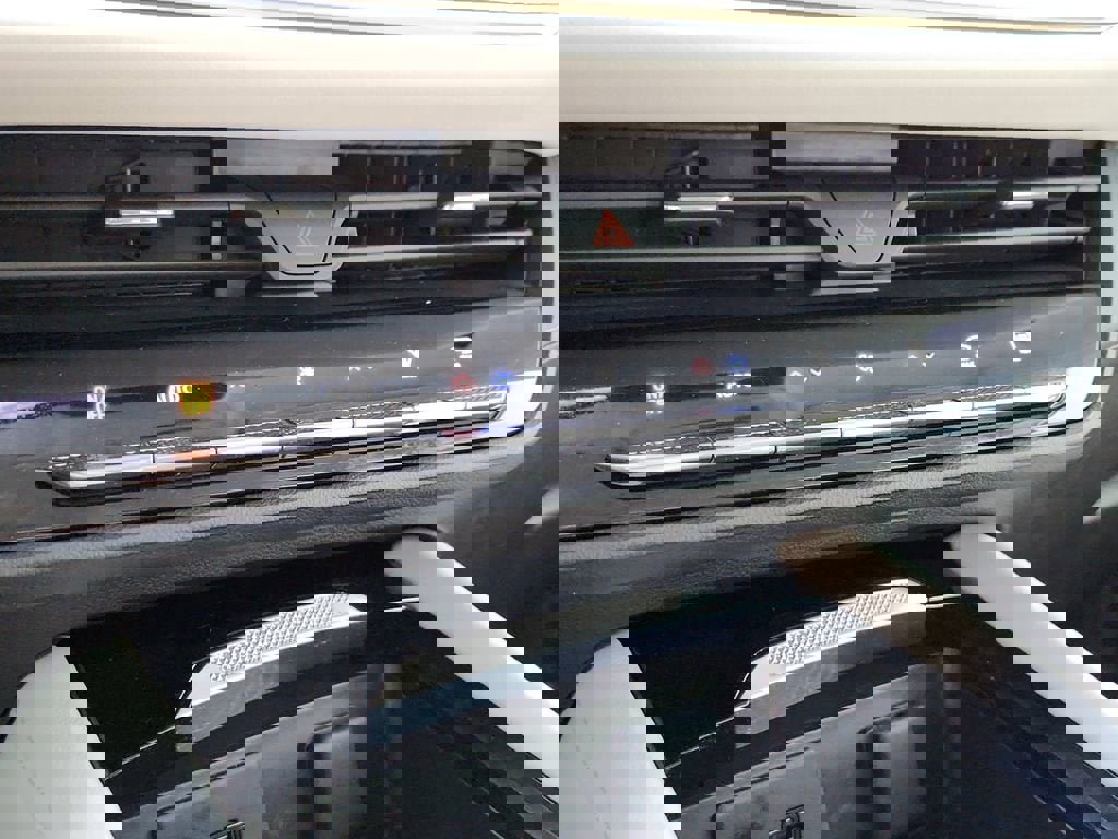 Used 2024 Buick Envision Avenir image 27