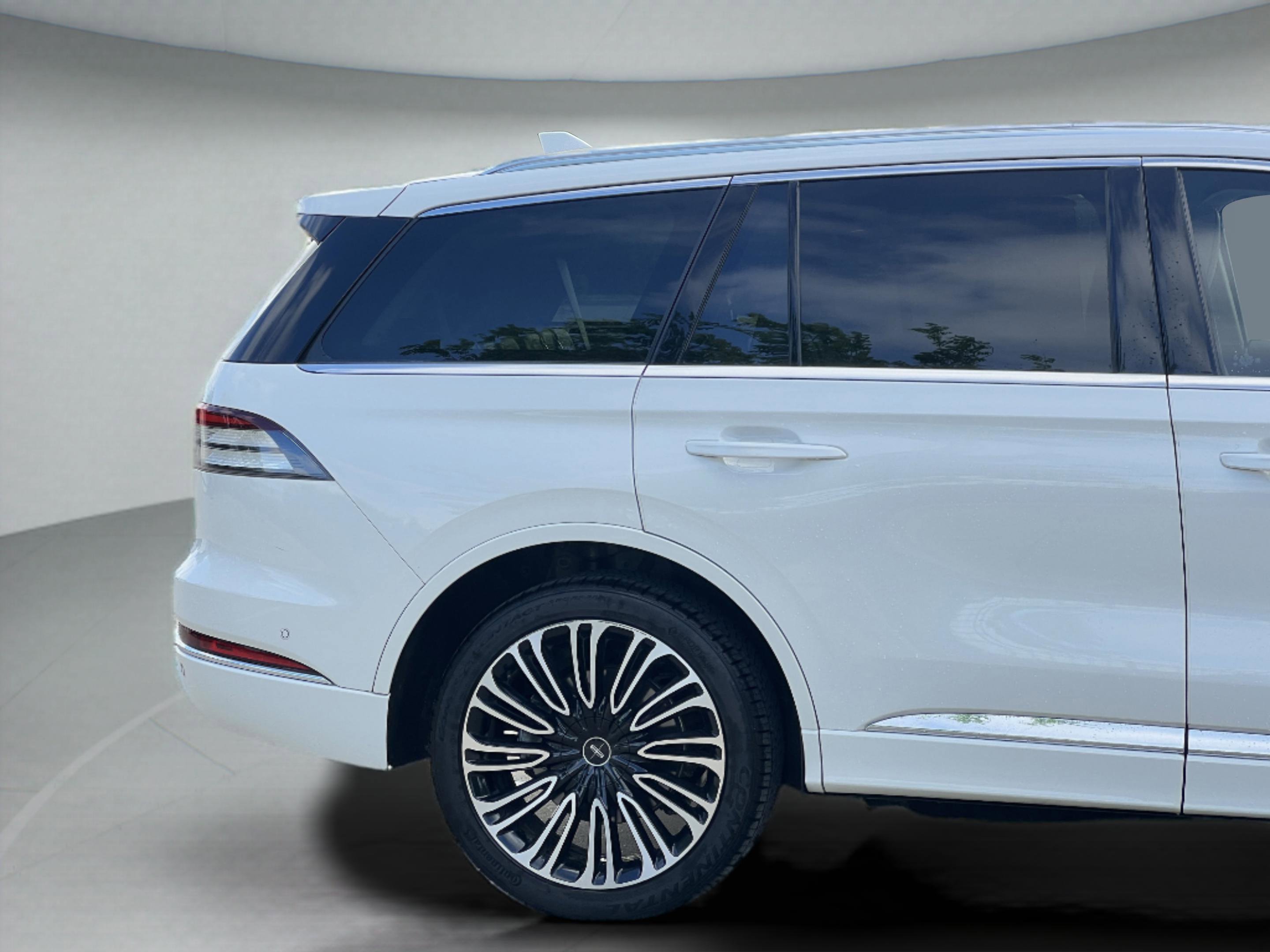 Used 2022 Lincoln Aviator Black Label w/ Dynamic Handling Package image 31