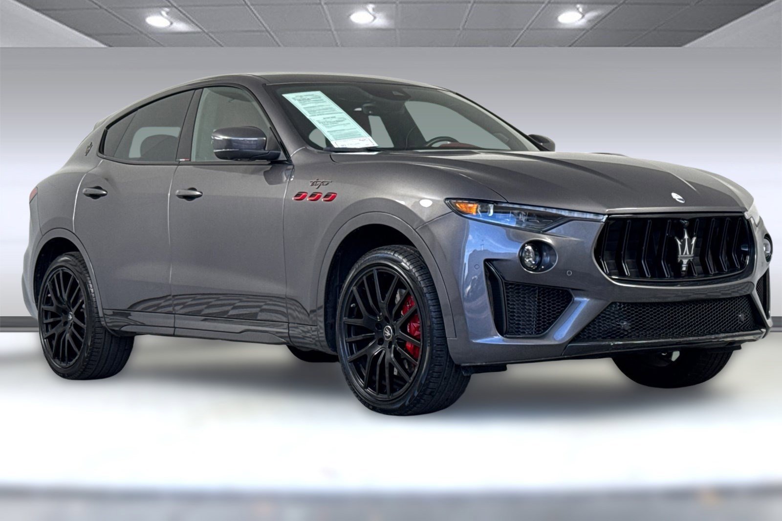 Used 2023 Maserati Levante Trofeo image 6