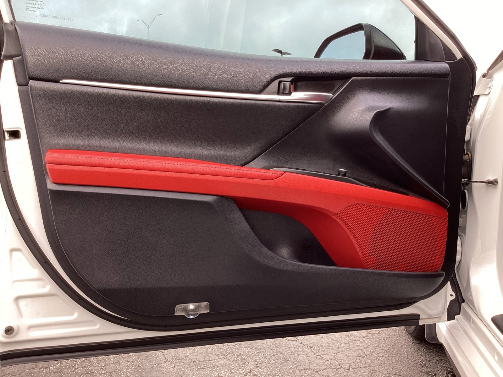 Used 2022 Toyota Camry XSE w/ Navigation Package image 32