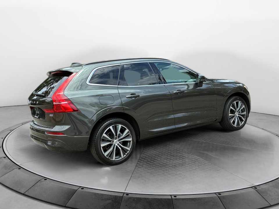 Used 2022 Volvo XC60 B5 Momentum w/ Protection Package Premier FWD image 7
