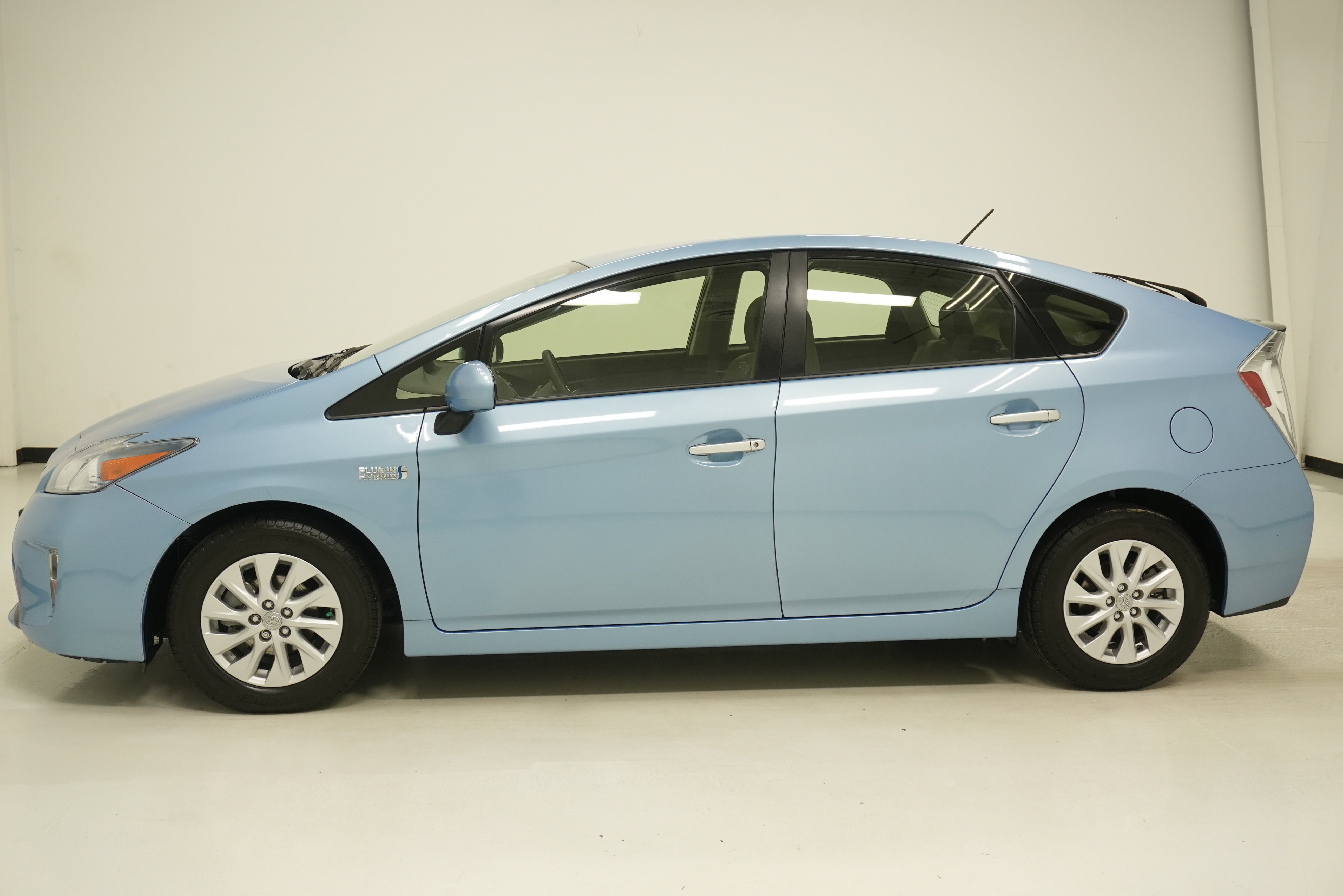 Used 2012 Toyota Prius Prime Plug-In Hybrid image 7