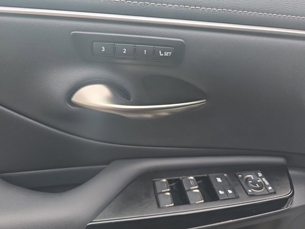 Used 2024 Lexus ES 350 w/ Premium Package image 24