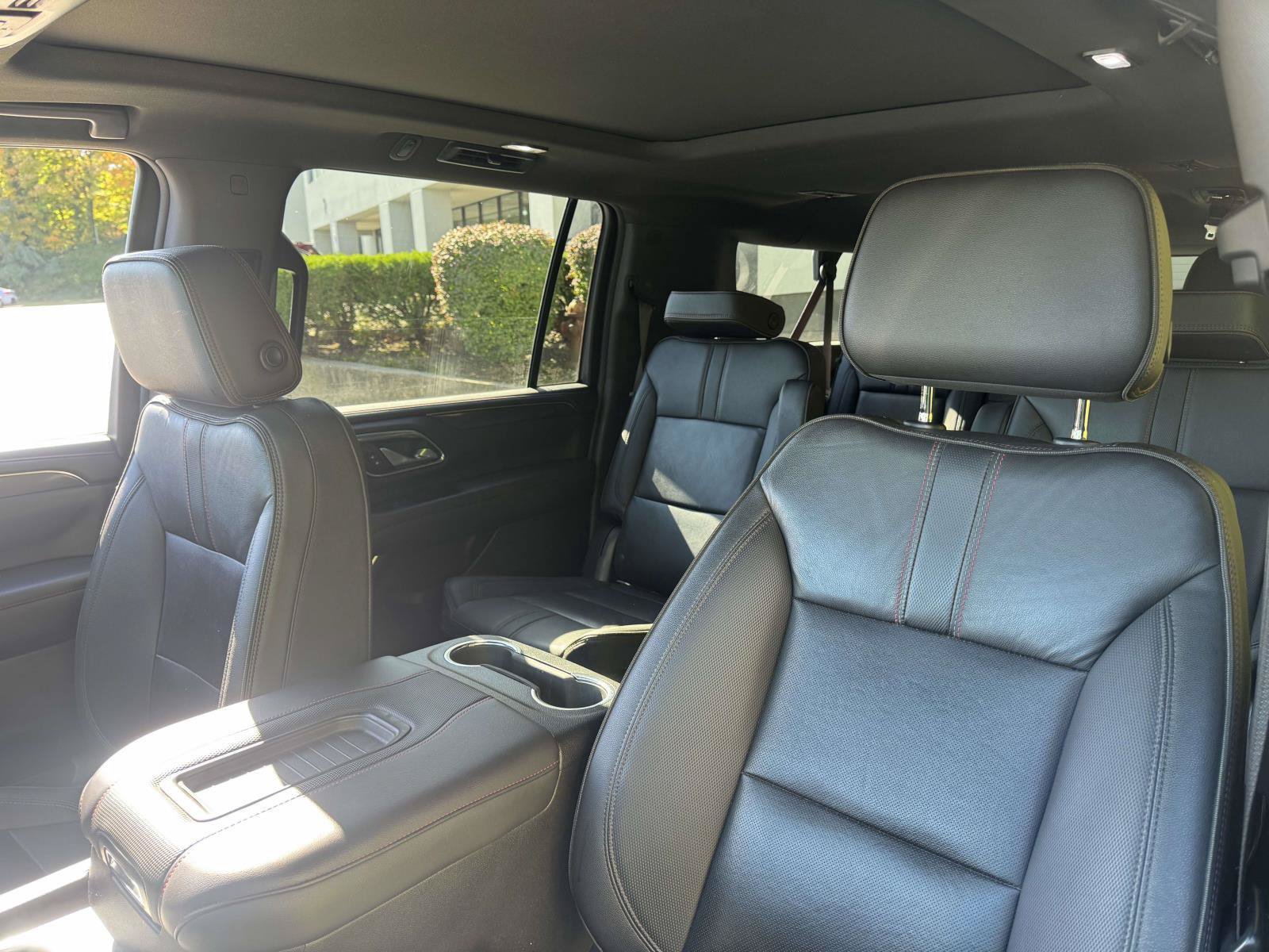 Used 2022 Chevrolet Suburban RST w/ Sport Performance Package RWD image 20
