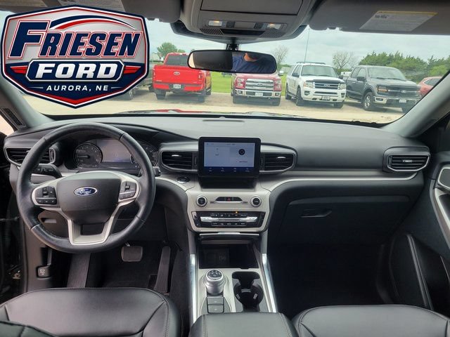 Used 2023 Ford Explorer XLT w/ Equipment Group 202A AWD/4WD image 18