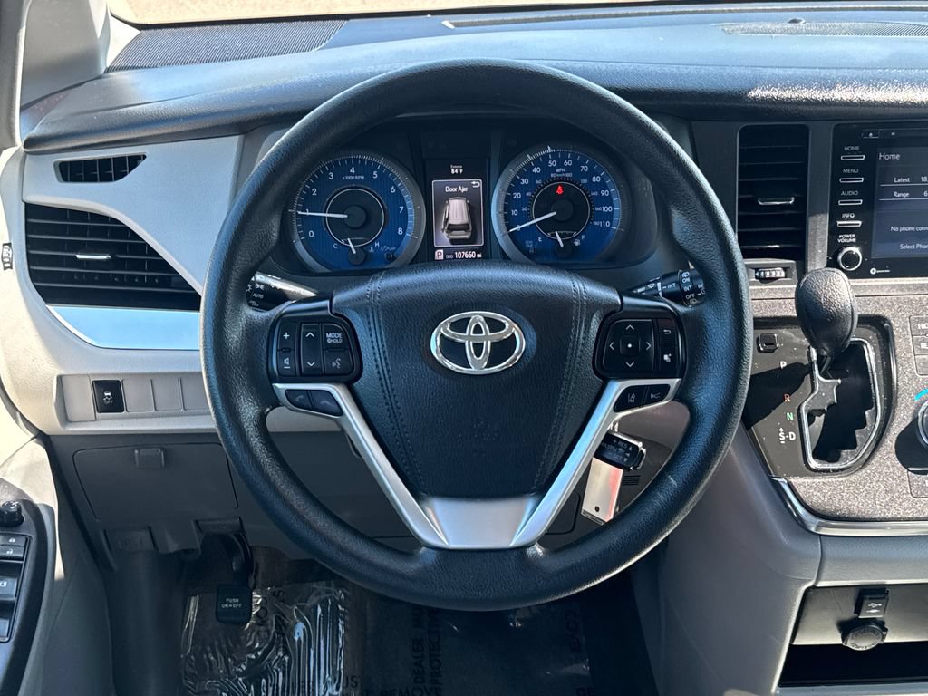Used 2018 Toyota Sienna LE AWD/4WD image 14