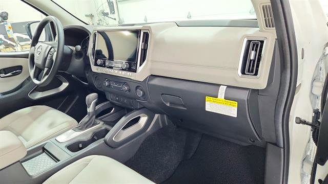 Certified 2025 Nissan Frontier SV RWD image 25