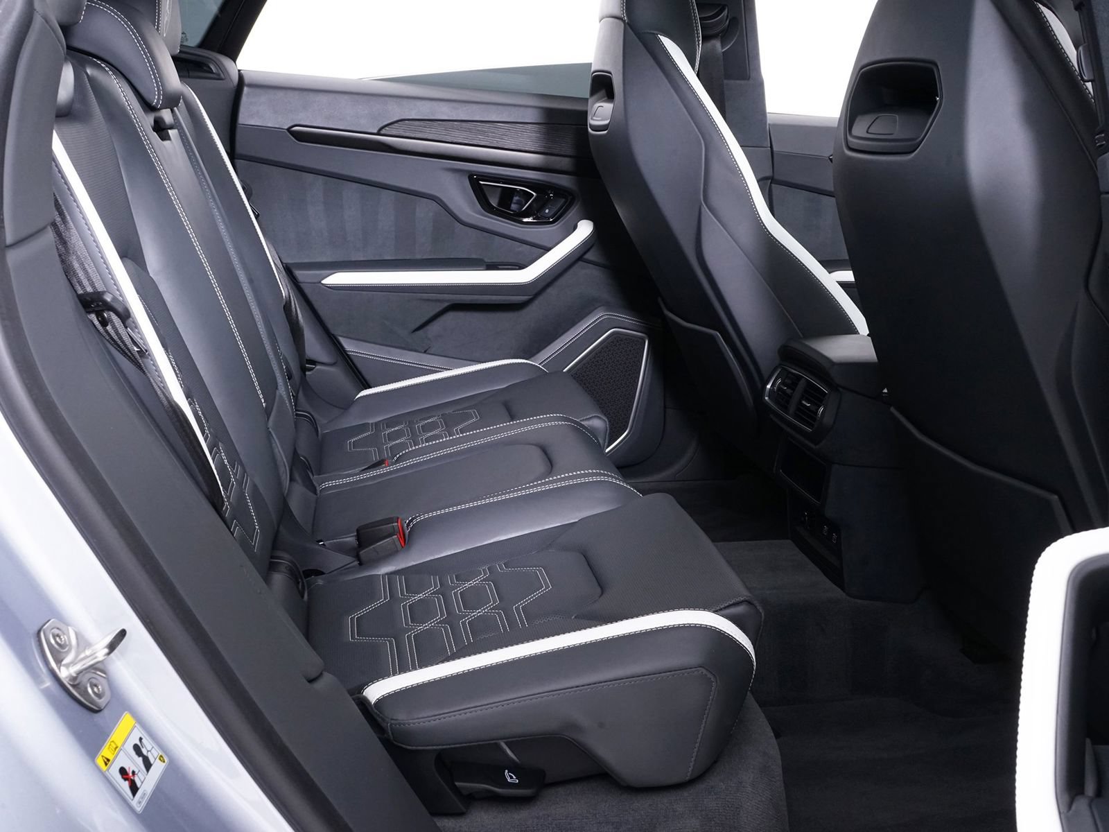 Used 2025 Lamborghini Urus SE AWD/4WD image 32