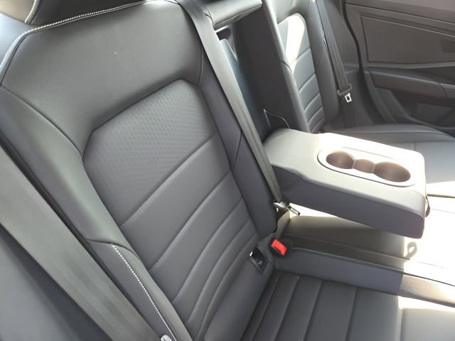 Used 2024 Volkswagen Jetta SE w/ Panoramic Sunroof Package image 32