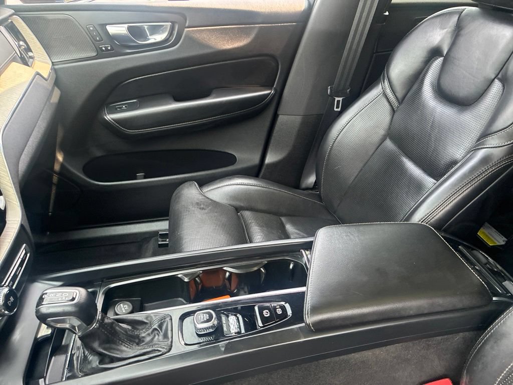 Used 2021 Volvo XC60 T5 Inscription AWD/4WD image 13