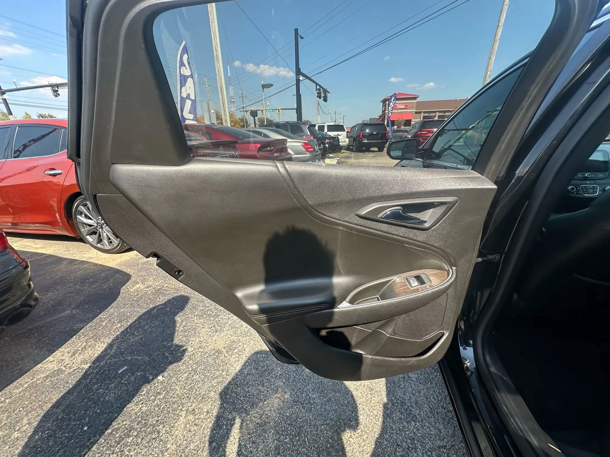 Used 2017 Chevrolet Malibu Premier w/ Premier Sun and Wheel Package image 21