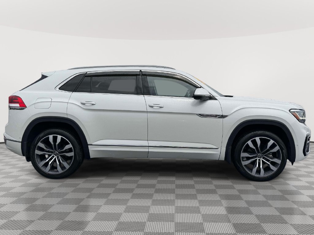 Used 2022 Volkswagen Atlas Cross Sport SEL Premium R-Line AWD/4WD image 4