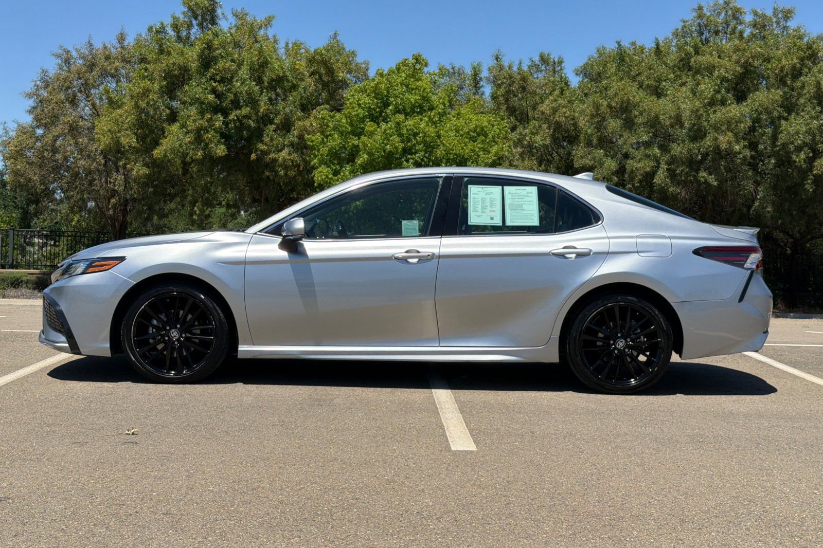 Used 2024 Toyota Camry XSE FWD image 8