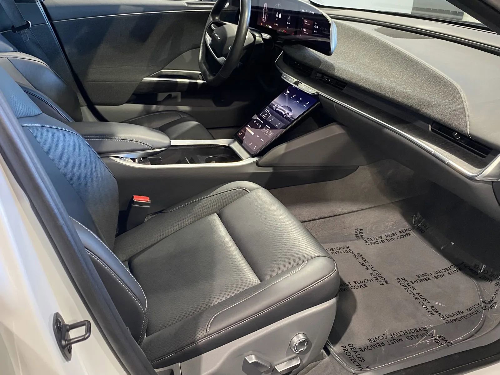 Used 2024 Lucid Air Touring image 6