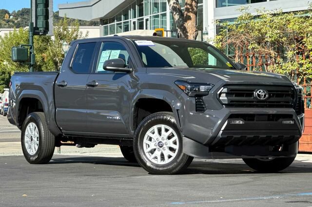 Used 2026 Toyota Tacoma SR5 AWD/4WD image 2