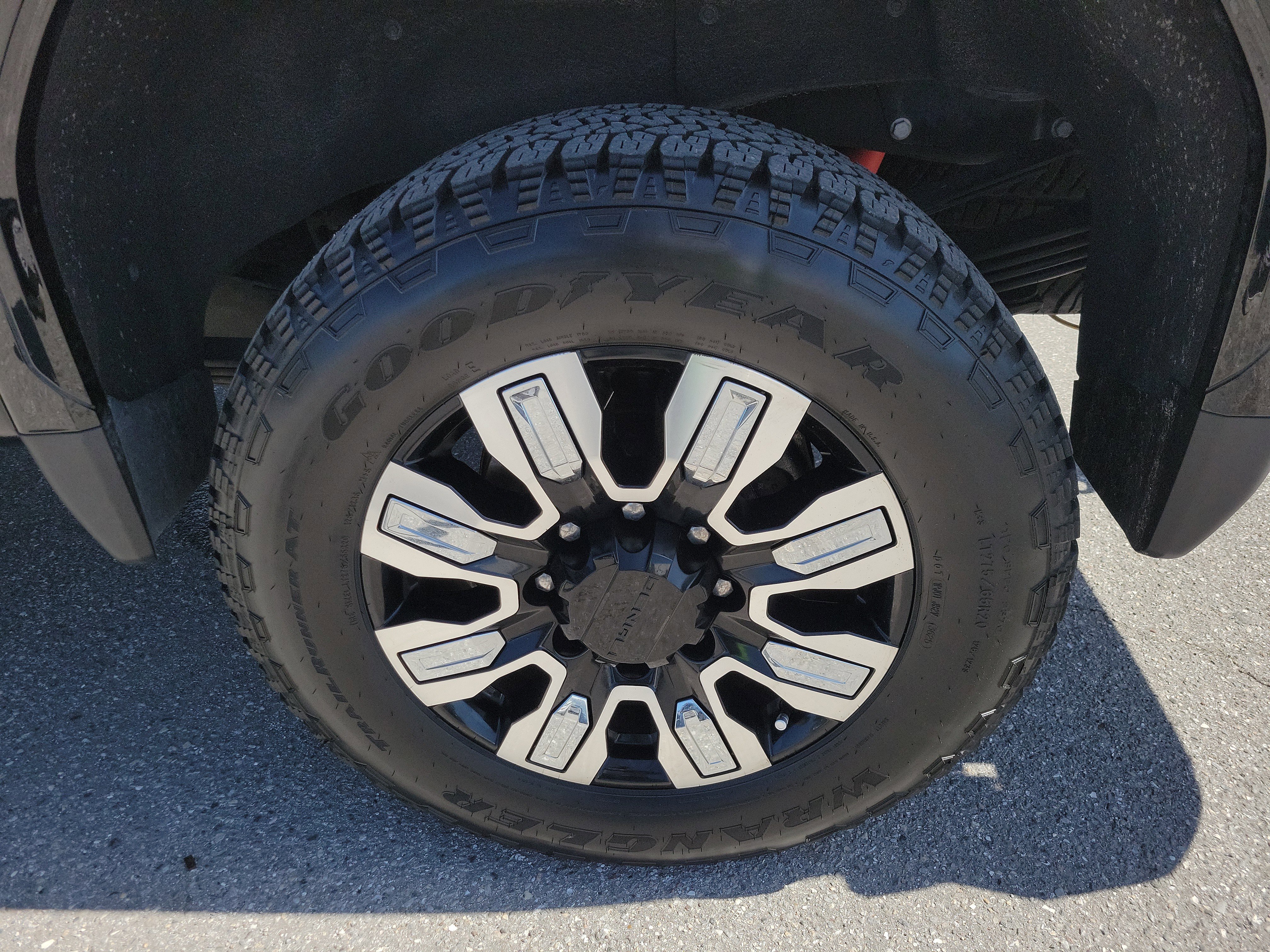 Certified 2024 GMC Sierra 2500 Denali w/ Denali Reserve Package image 37