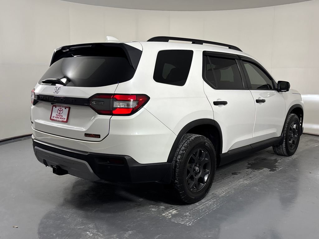Used 2023 Honda Pilot TrailSport image 6