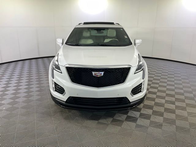 Certified 2025 Cadillac XT5 Sportv image 2