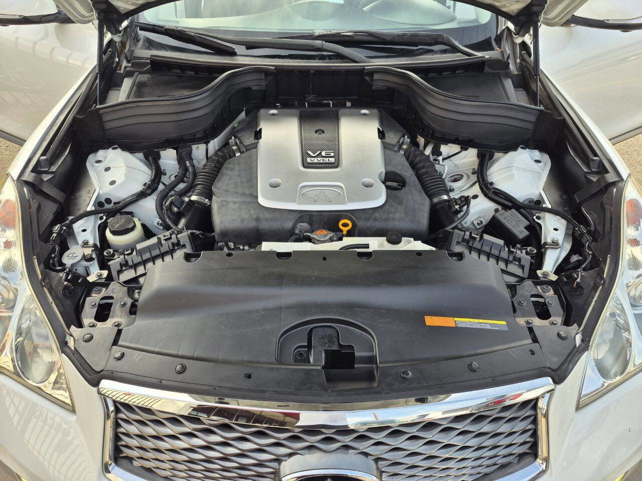 Used 2016 INFINITI QX50 2WD w/ Deluxe Touring Package image 29