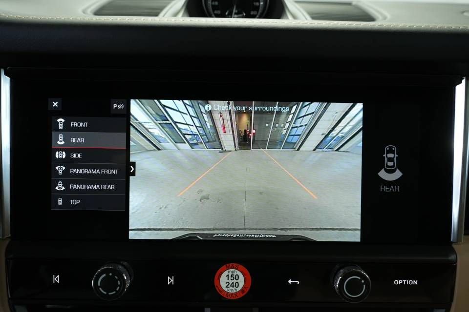 Certified 2026 Porsche Macan AWD/4WD image 19