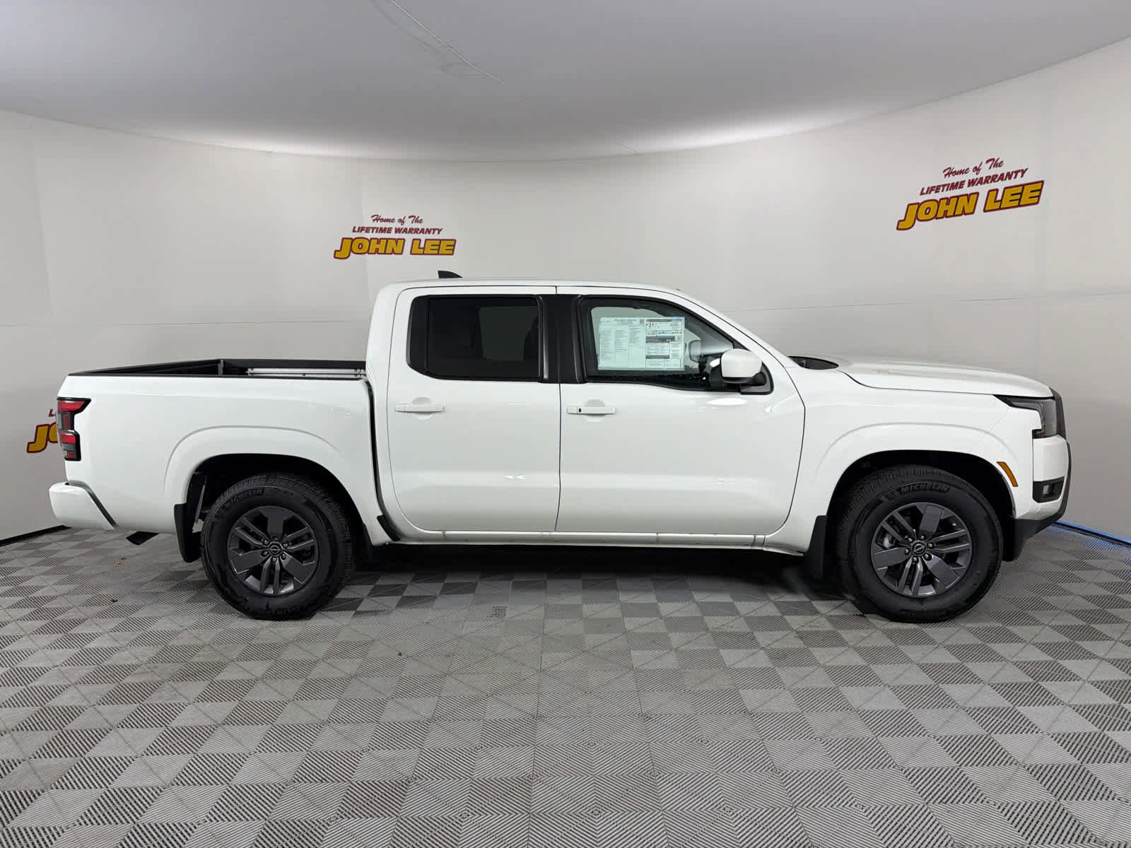 New 2025 Nissan Frontier SV w/ SV Convenience Package image 6