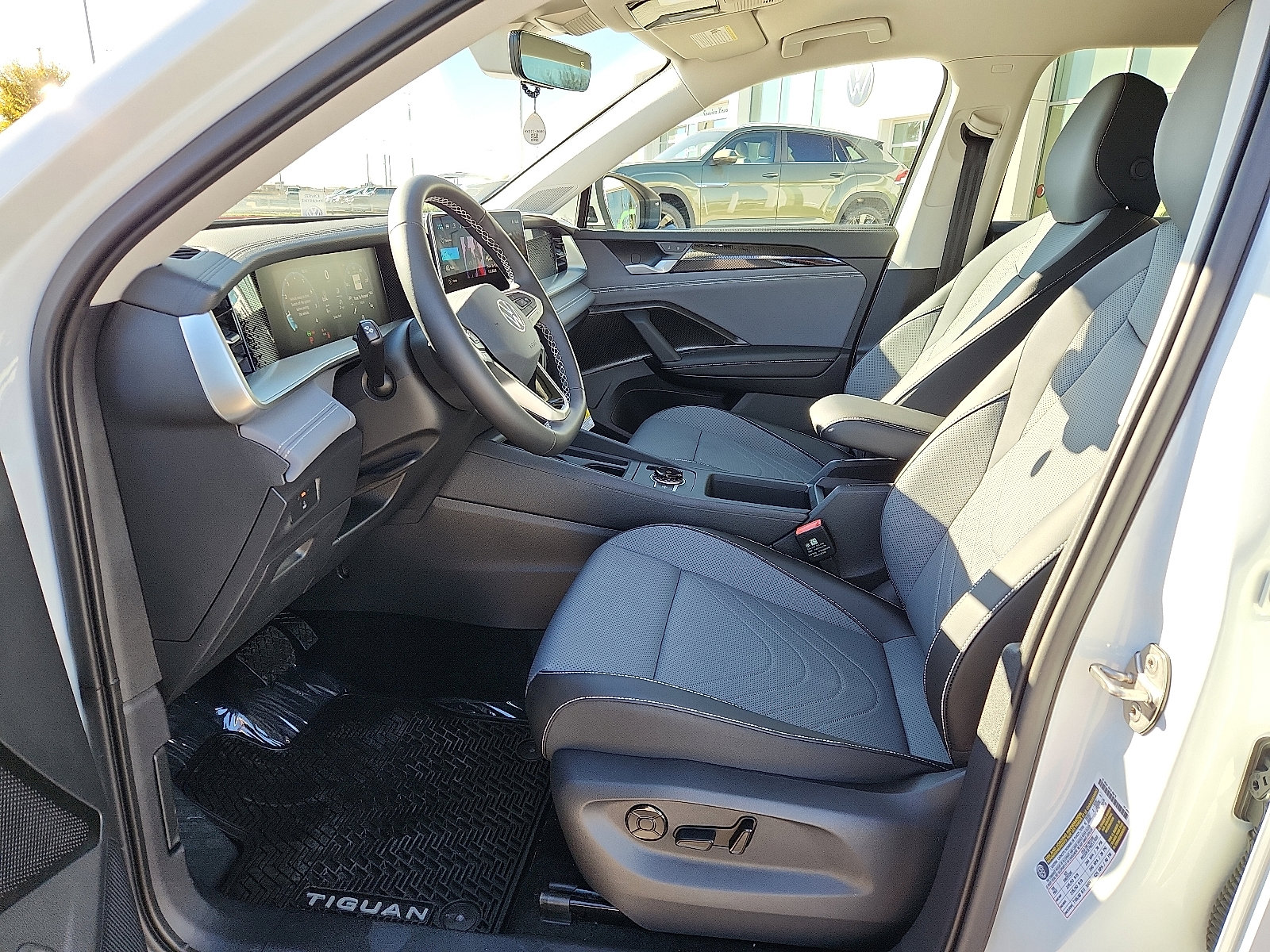 New 2026 Volkswagen Tiguan SE image 13