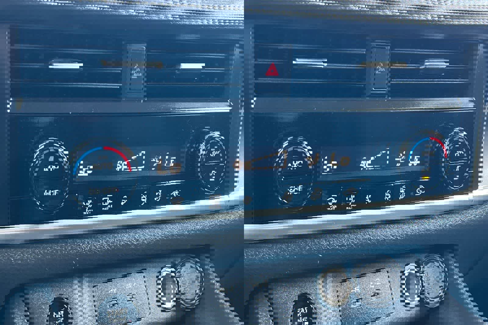 Certified 2025 Nissan Rogue SV image 24