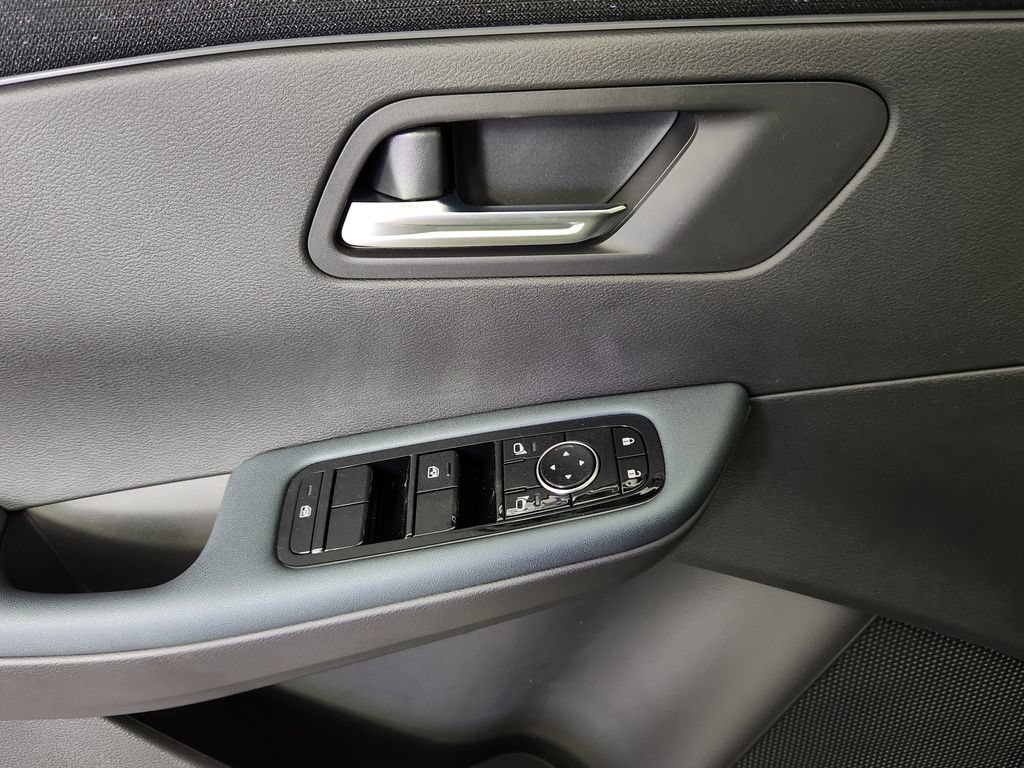 New 2026 Nissan Leaf w/ Floor Mat Package (S+) FWD image 9