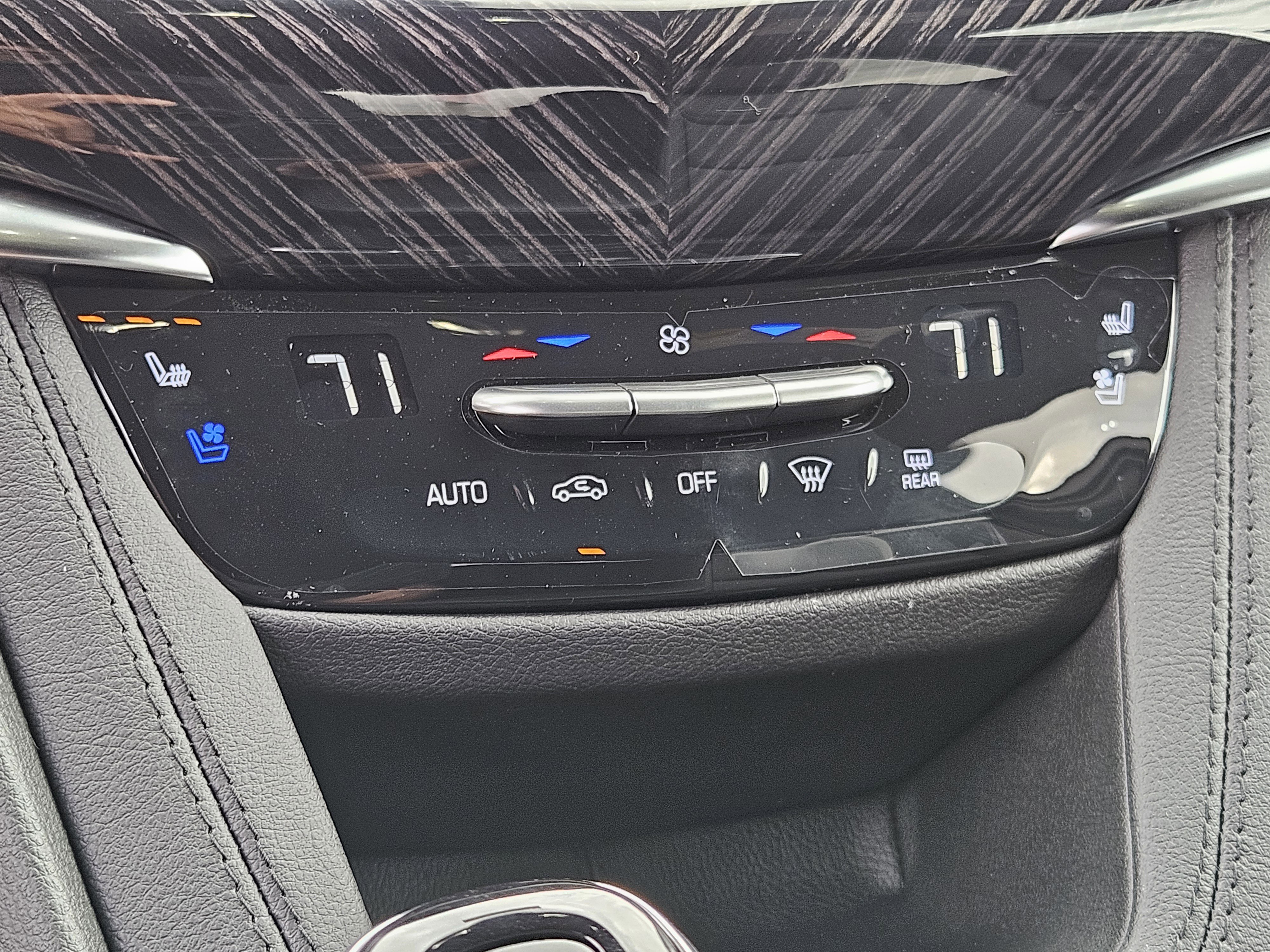 New 2025 Cadillac XT6 Premium Luxury w/ Technology Package FWD image 29