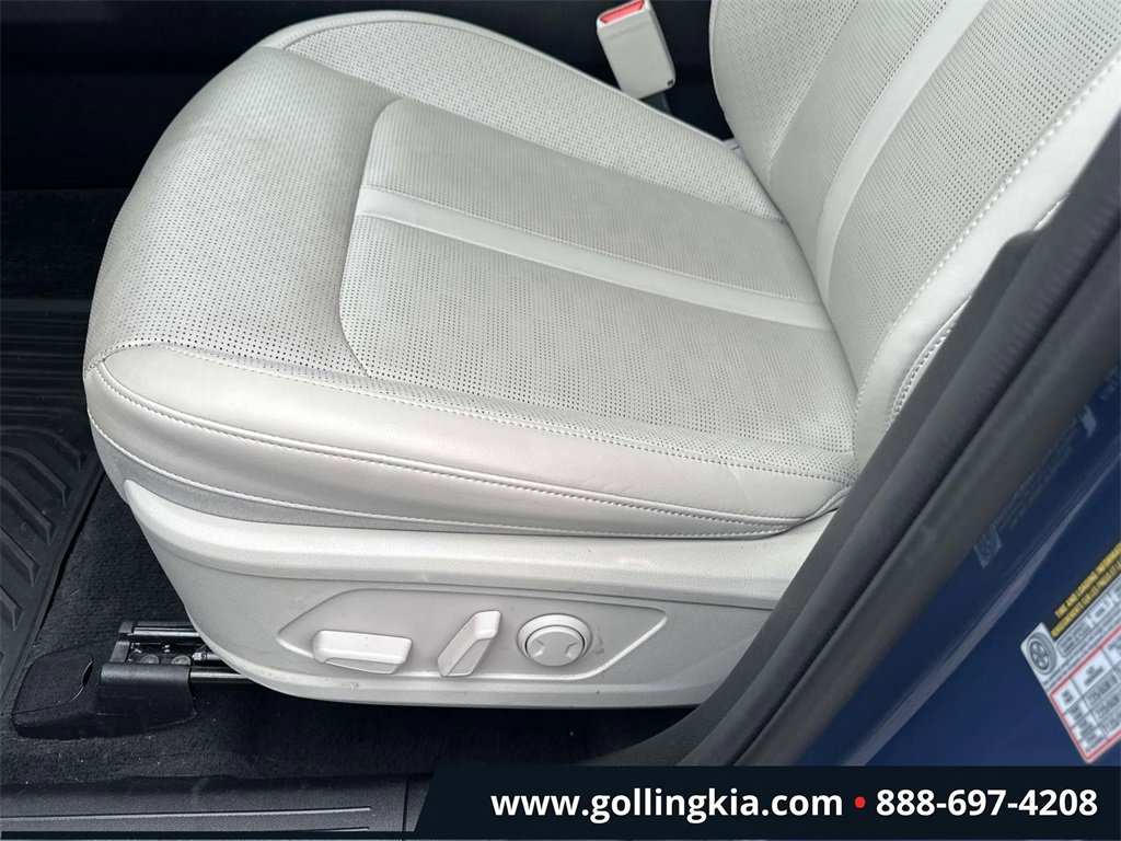 Certified 2024 Kia Sorento S w/ Panoramic Sunroof Package image 17