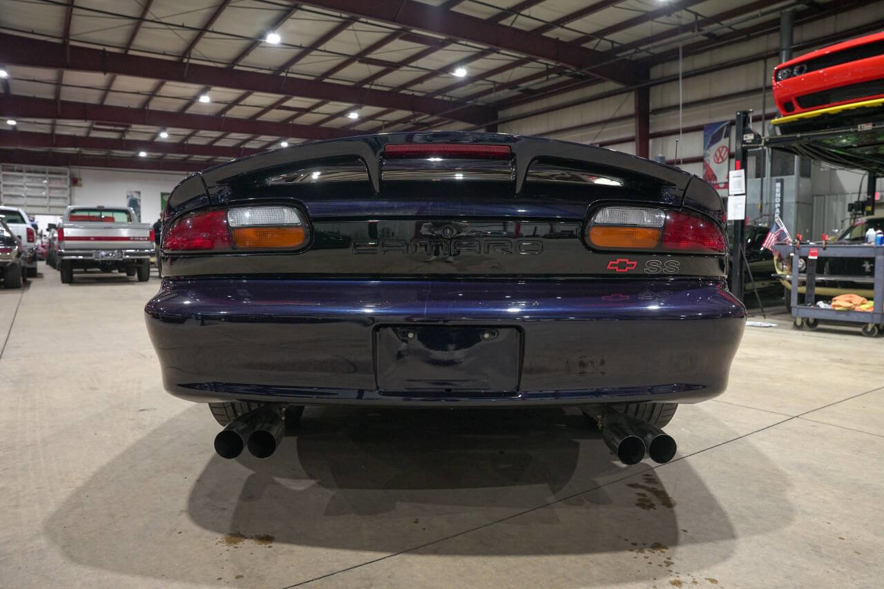 Used 2001 Chevrolet Camaro Z28 w/ SS Performance/Appearance Pkg RWD image 7