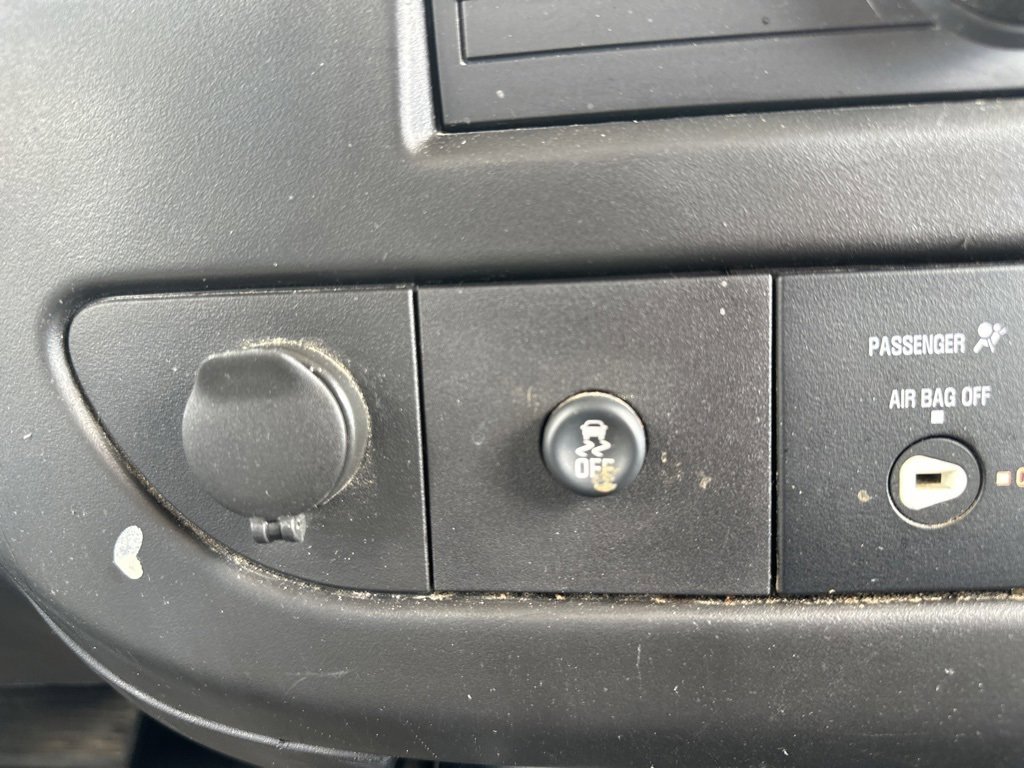 Used 2018 Chevrolet Express 2500 Work Van image 25