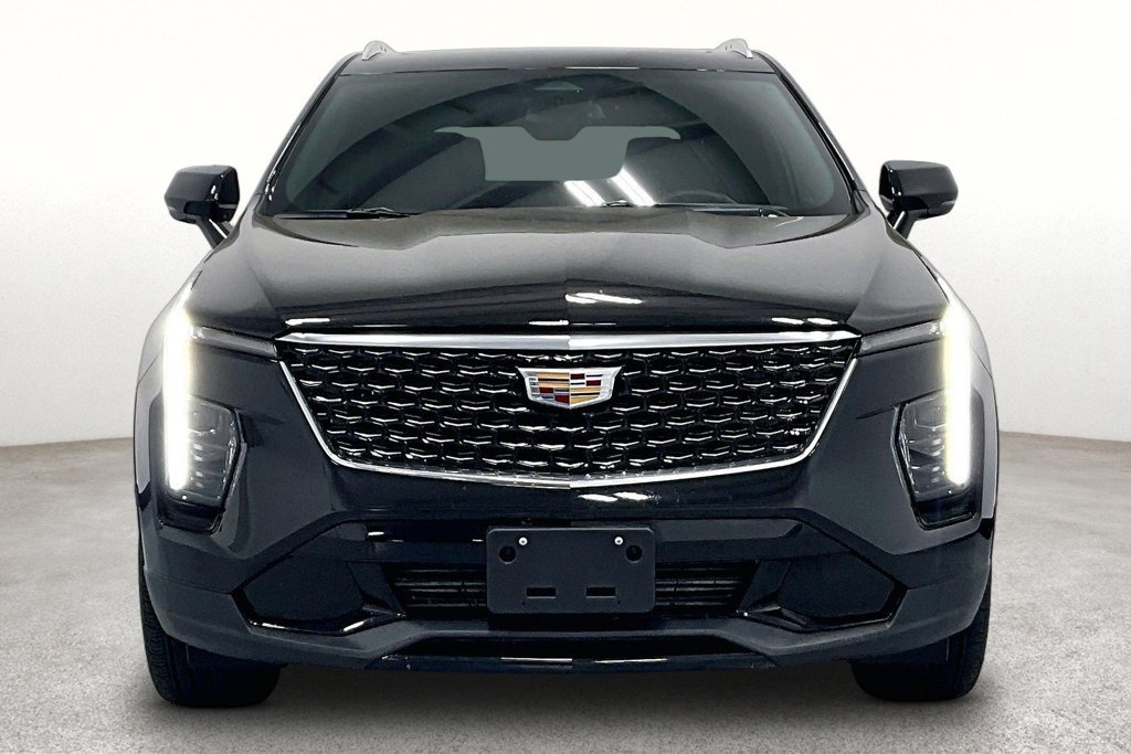 Used 2024 Cadillac XT4 Premium Luxury FWD image 4
