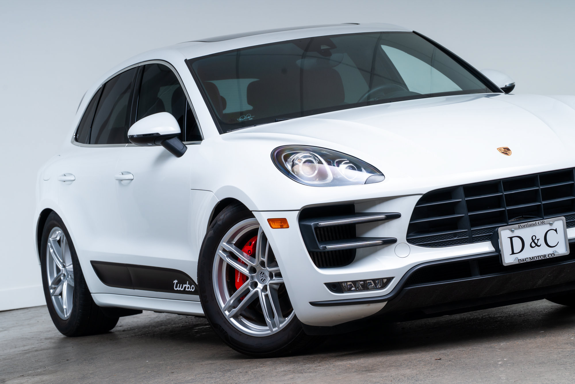 Used 2015 Porsche Macan Turbo AWD/4WD image 2