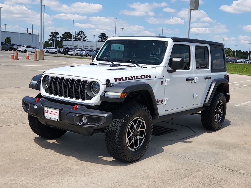Used 2025 Jeep Wrangler Unlimited Rubicon AWD/4WD image 3
