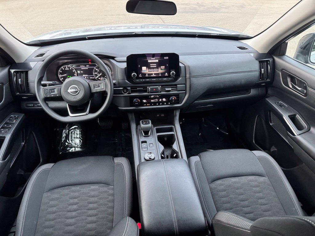 Used 2025 Nissan Pathfinder S AWD/4WD image 5