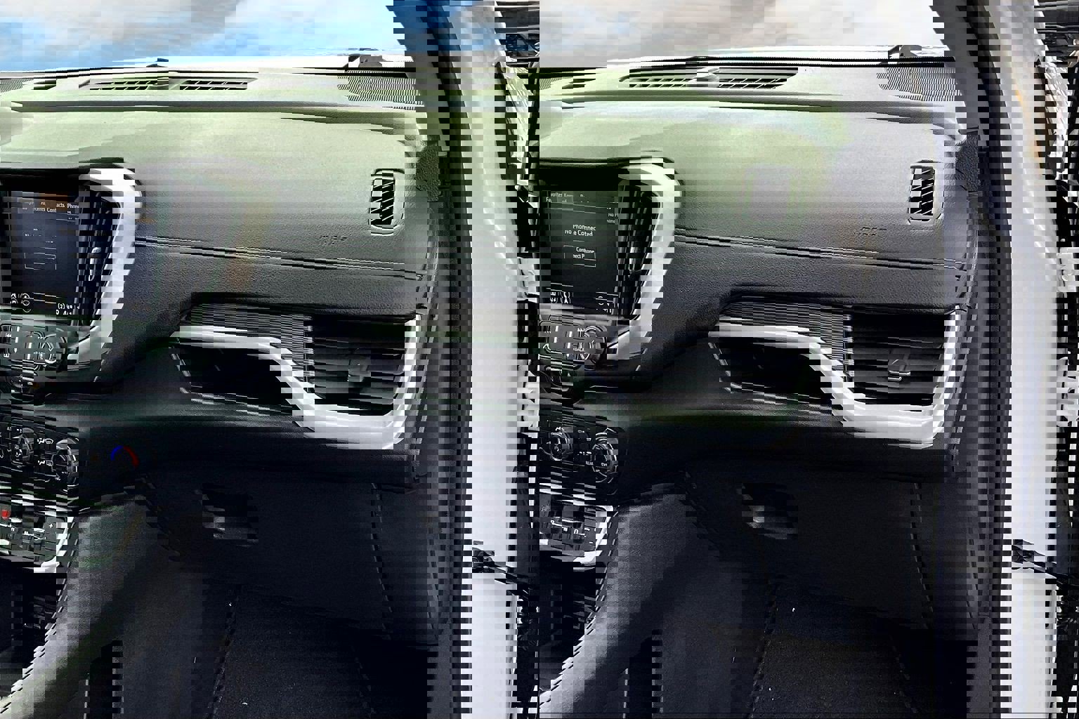 Used 2022 GMC Terrain SLE w/ Driver Convenience Package image 18