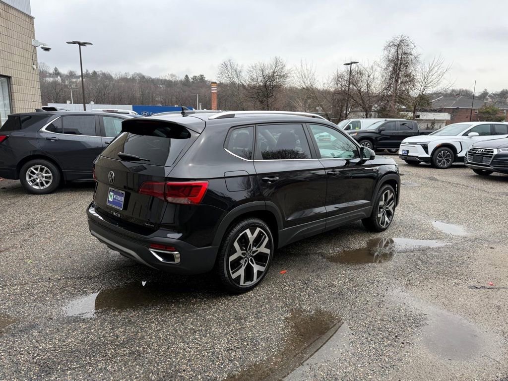 Used 2023 Volkswagen Taos SEL image 6