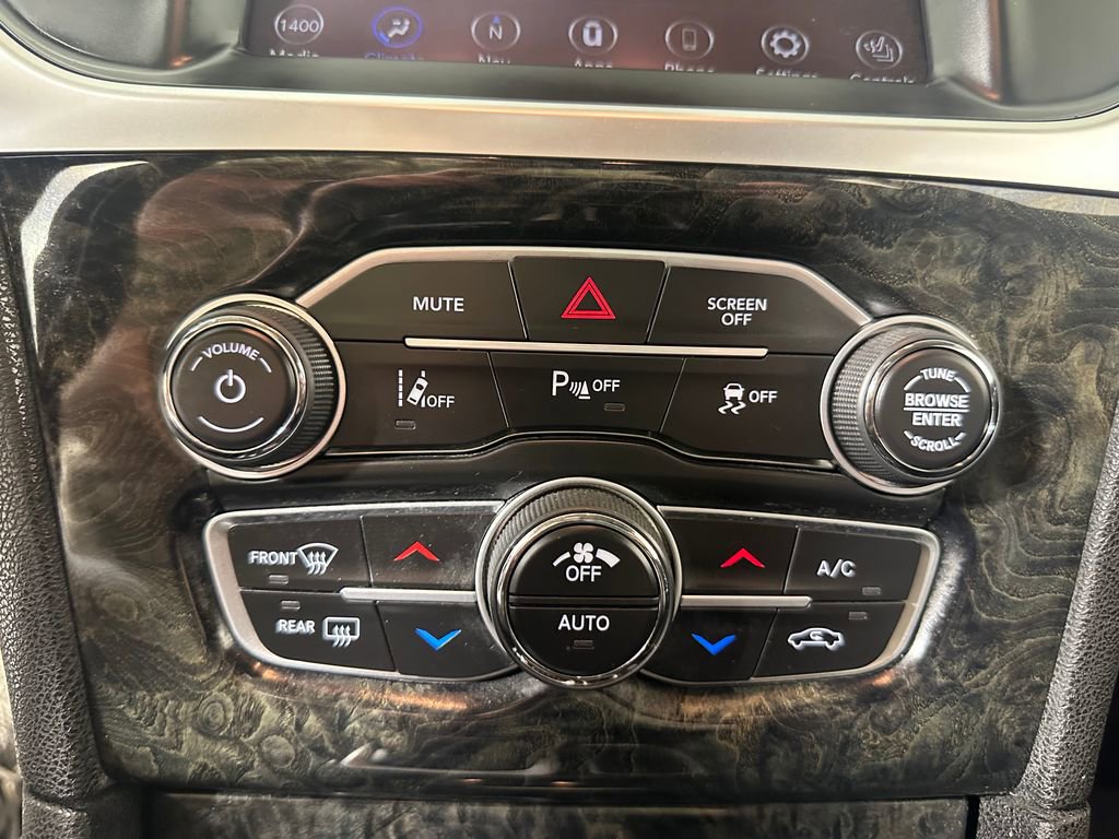 Used 2018 Chrysler 300 Limited w/ Safetytec Plus Group image 32