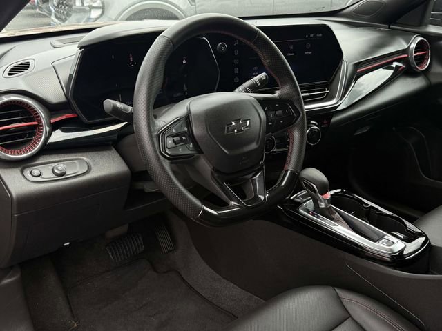 Used 2025 Chevrolet Trax RS w/ Driver Confidence Package FWD image 26