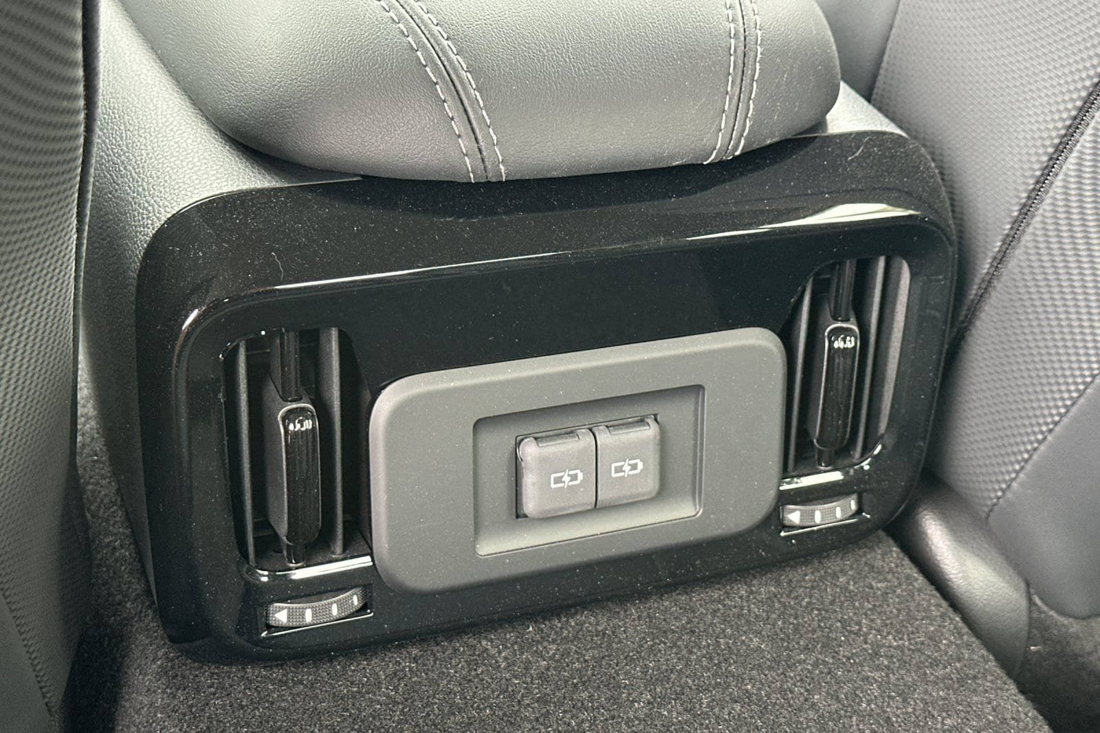 New 2026 Toyota Mirai RWD image 14