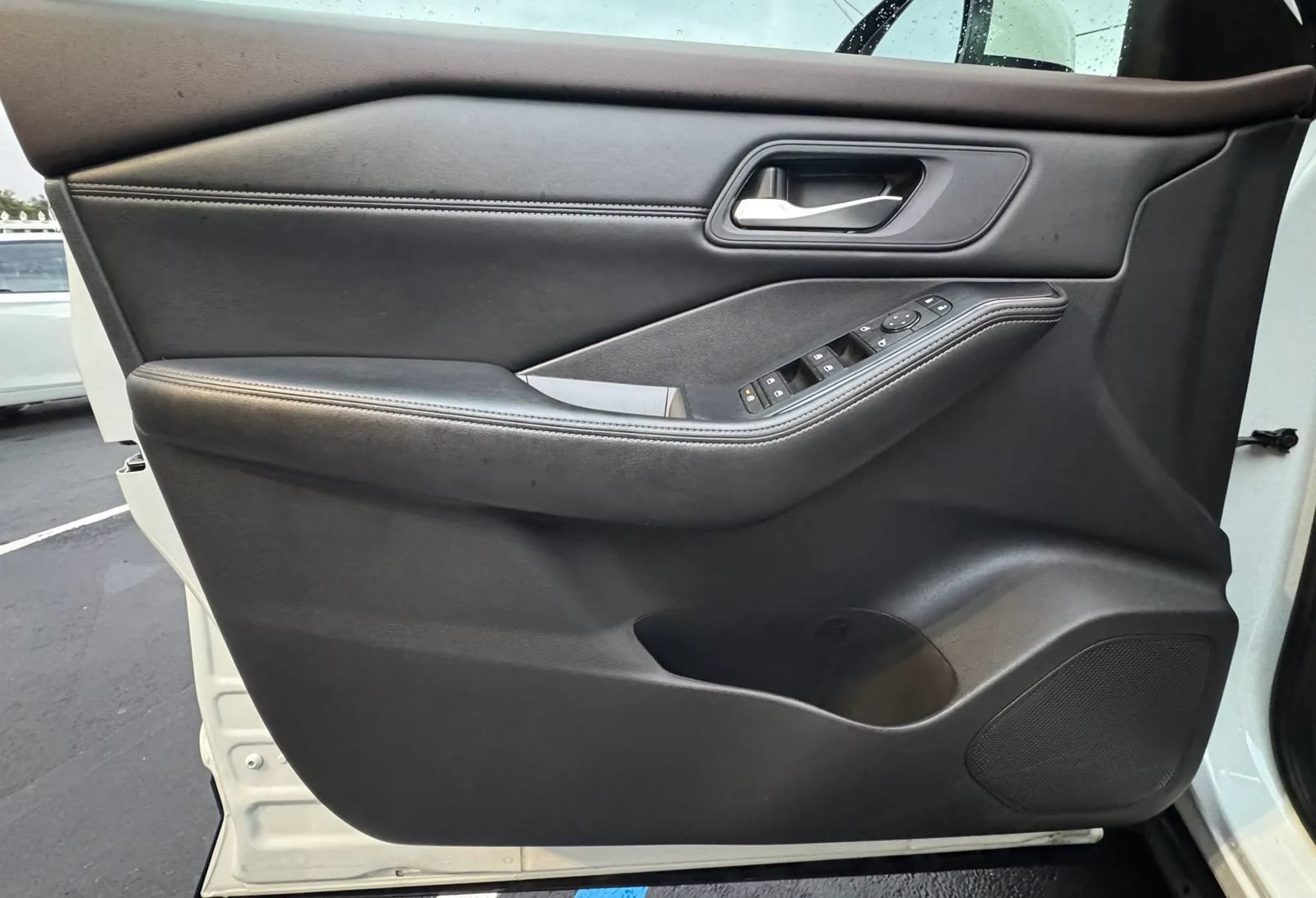 Used 2023 Nissan Rogue SV w/ SV Premium Package FWD image 37